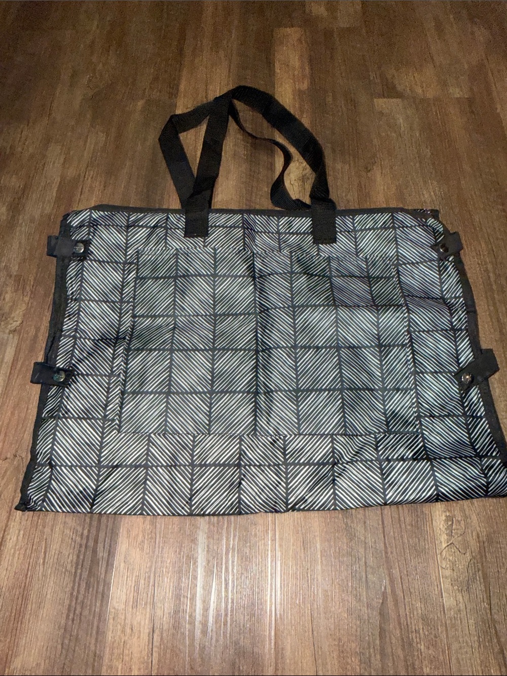 Thirty one garment travel bag Chevron black and white NWOT